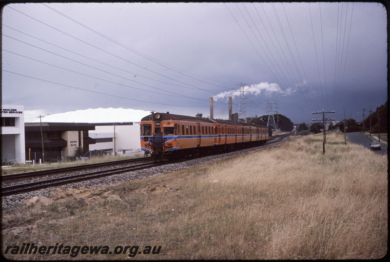 T08495
ADA Class 761 with an ADG/ADA/ADG Class railcar set, Down suburban passenger service, between Rivervale and Victoria Park, SWR line

