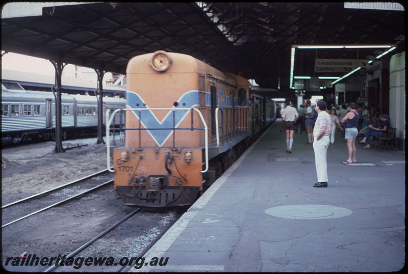 T08562
C Class 1701, Up 