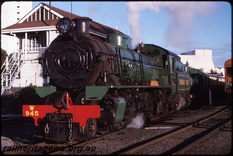 T08659
W Class 945, taking water, Hotham Valley Railway City Circle passenger special, Perth Yard, Perth Box B signal cabin, ADB Class 779, ER line
